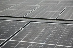 Sezonowe różnice w pracy magazynów energii 